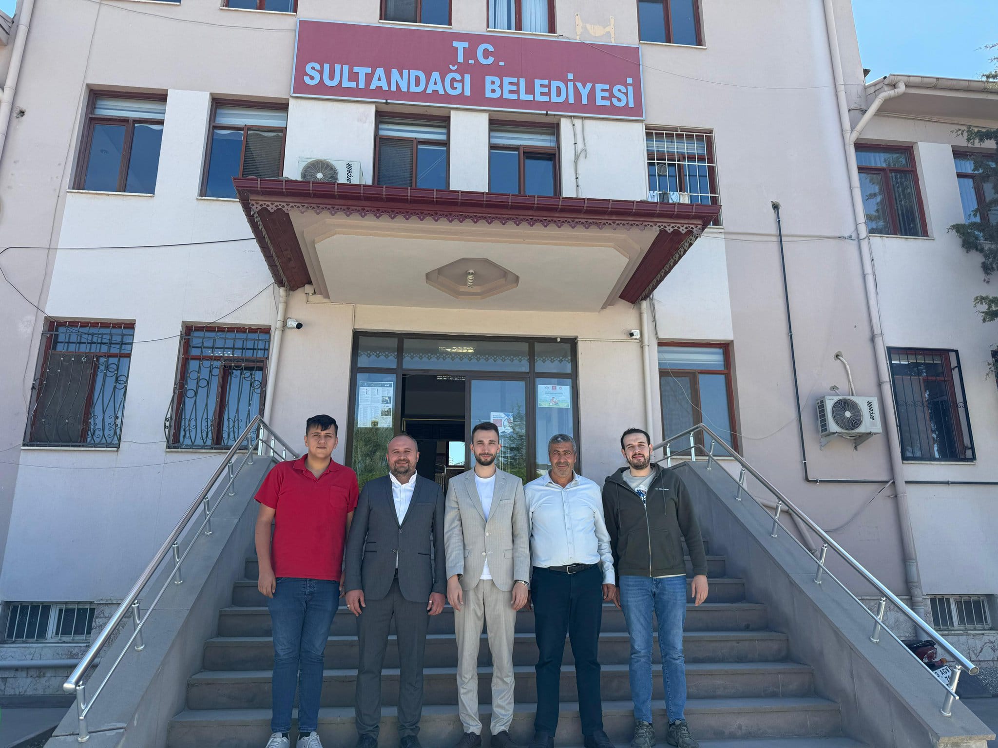 AK GENÇLİK HEYETİ SULTANDAĞI’NDA BAŞKAN ALDIRMAZ’LA BİR ARAYA GELDİ