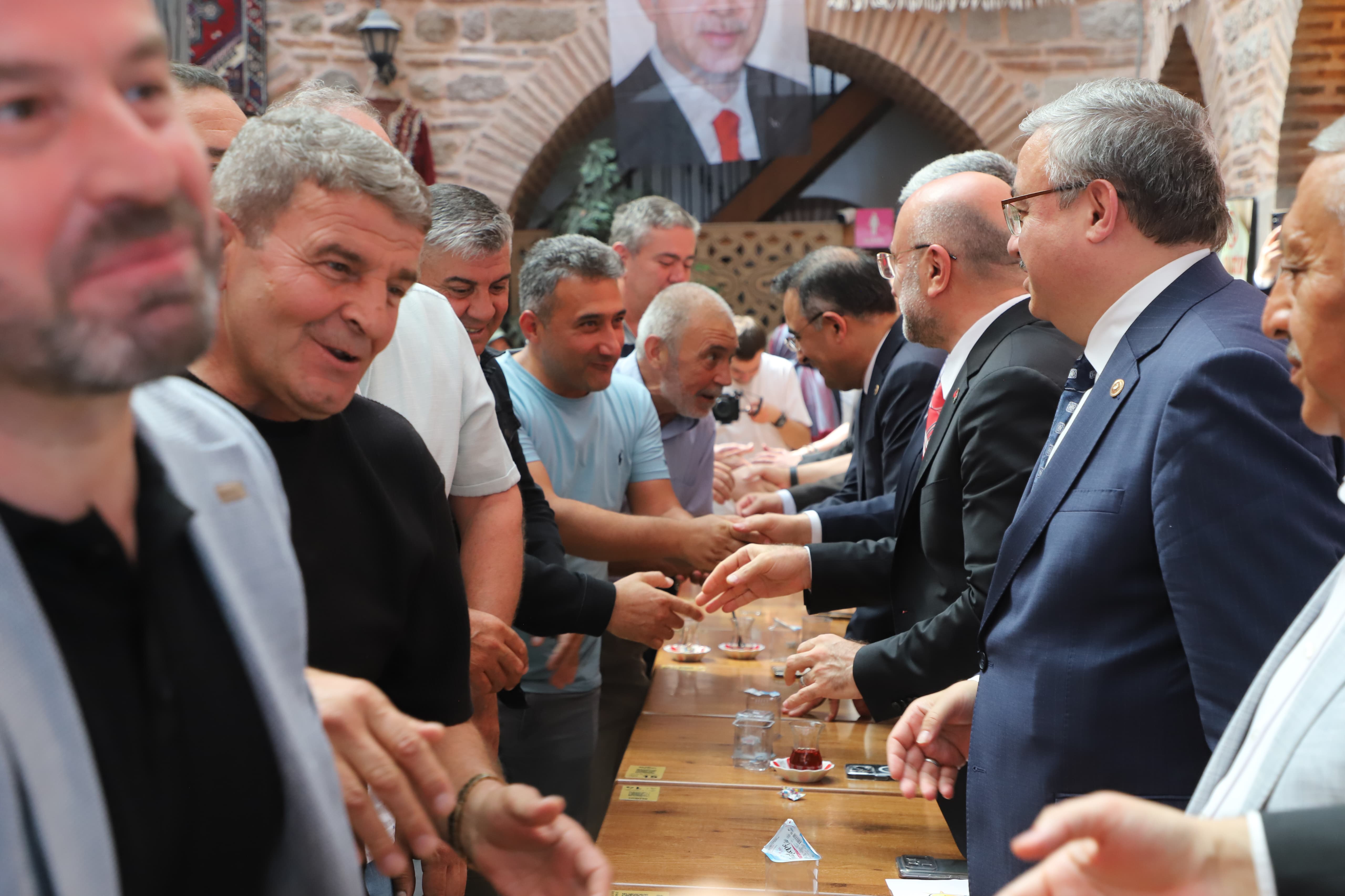 AK PARTİ'NİN GELENEKSEL BAYRAMLAŞMA PROGRAMI TAŞHAN’DA GERÇEKLEŞTİRİLDİ