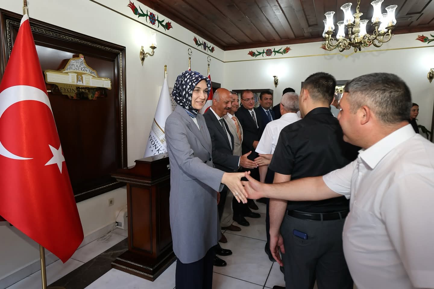 Vali Yiğitbaşı Bayram Sonrası İlk Mesaisinde Personelle Bayramlaştı