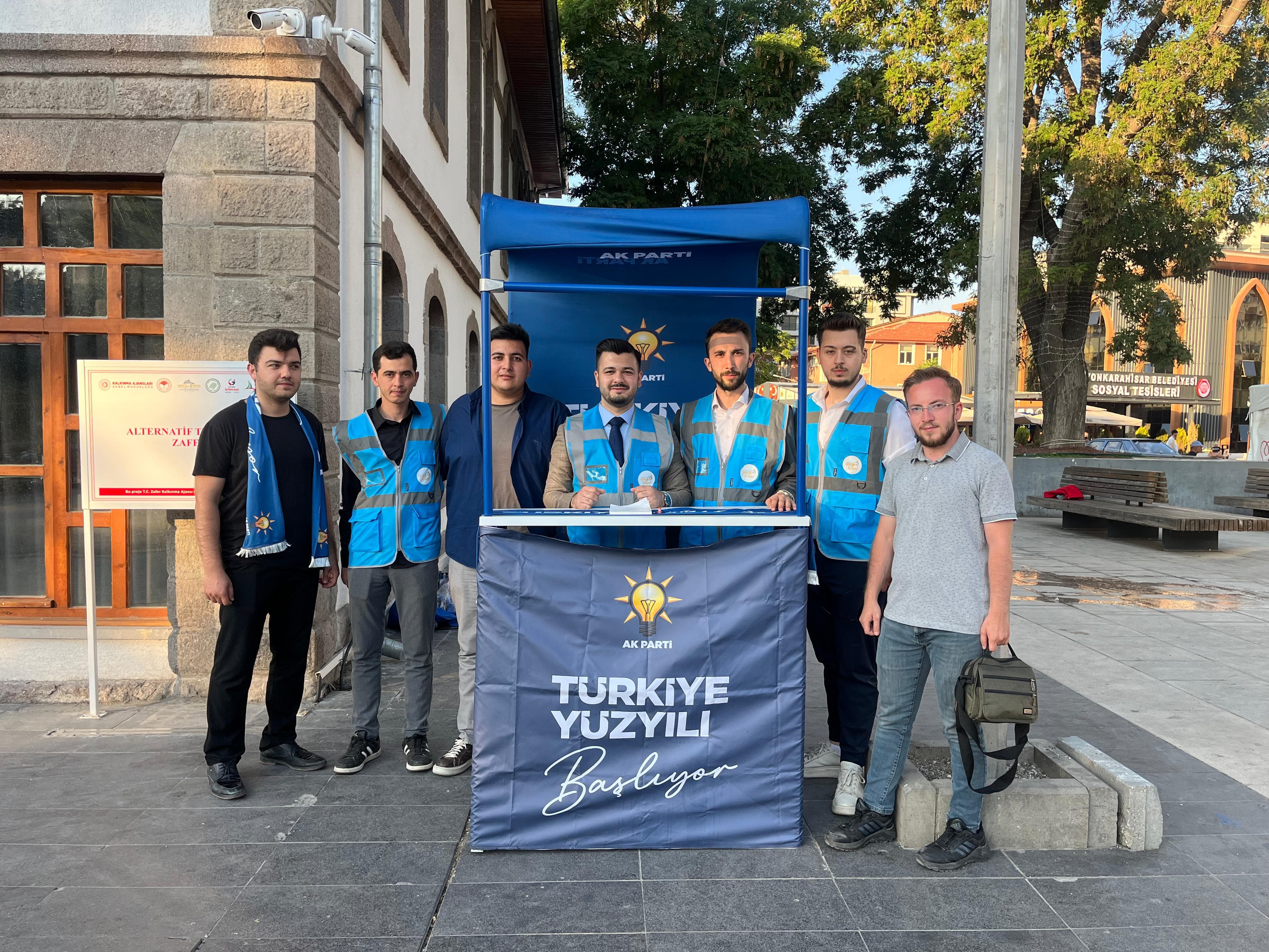 AK GENÇLİK DAVA ŞUURU İLE SAHADA