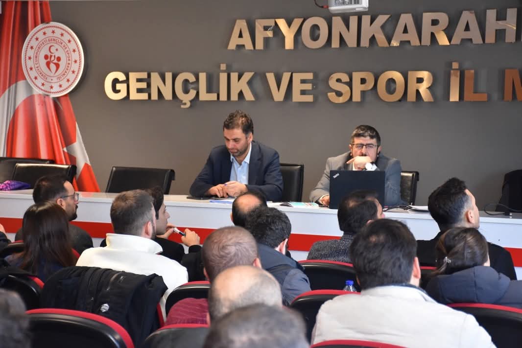 Afyonkarahisar Gençlik Merkezleri Ailesi Değerlendirme Toplantısında Bir Araya Geldi