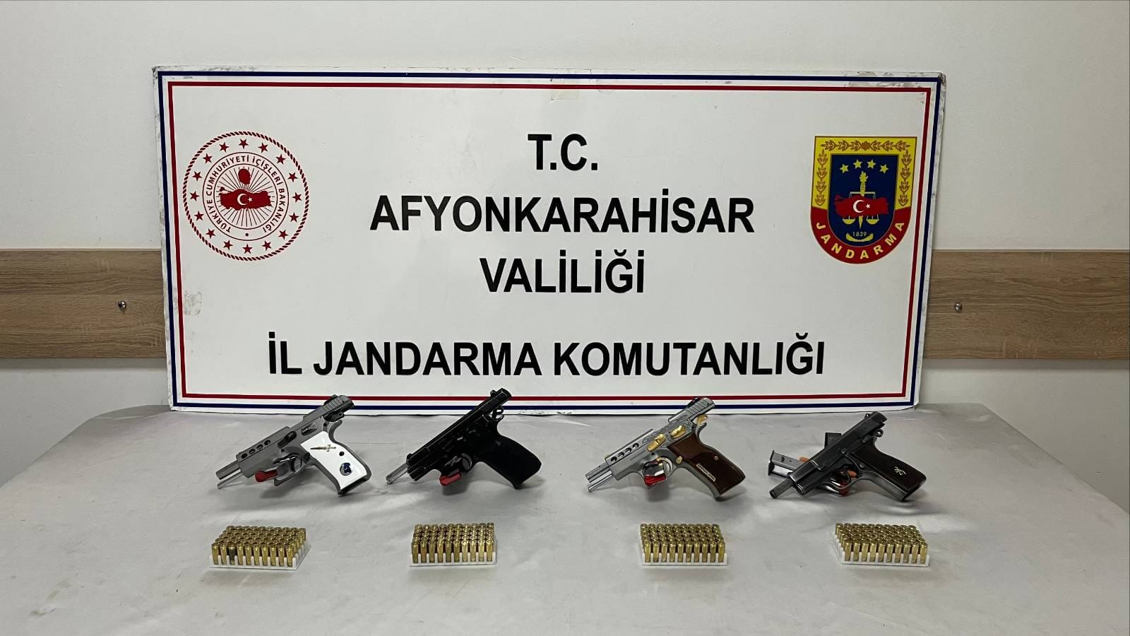 Düğünlerde Silah Atanlara Jandarma Müdahalesi