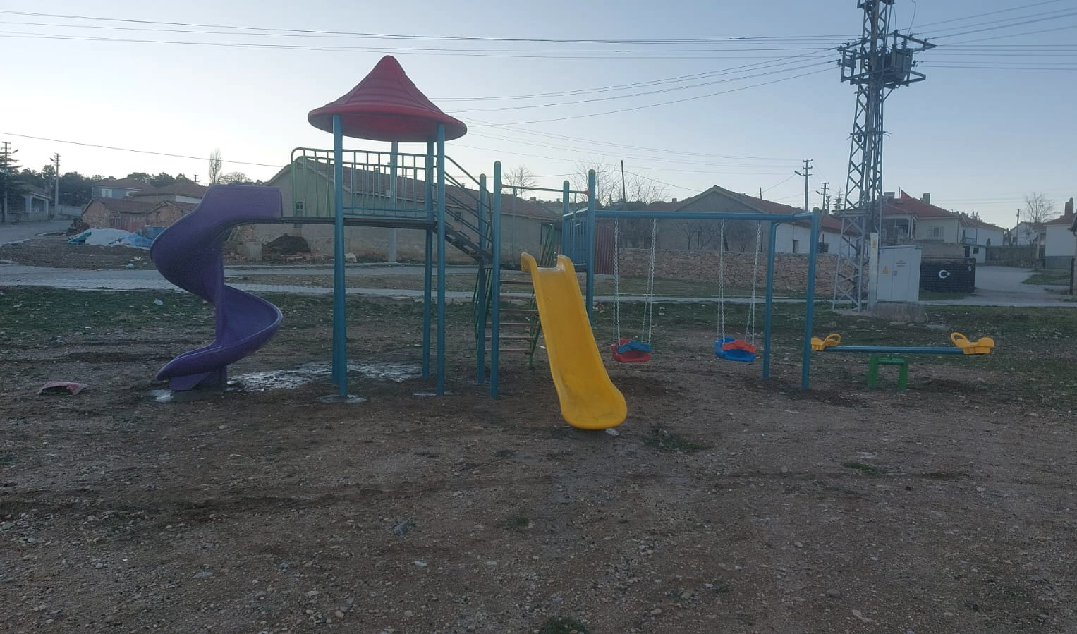 Vali Yiğitbaşı’ndan Yüreğil Köyü Çocuklarına Oyun Parkı Sürprizi