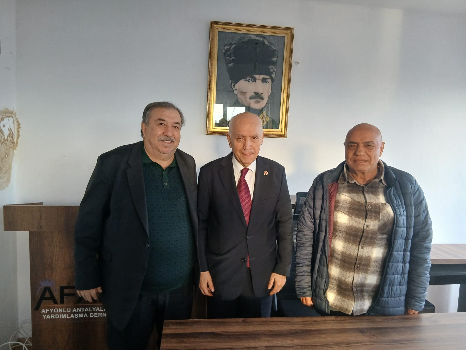 Fethi Yaşar’dan Antalya'daki Afyonlular Derneğine Ziyaret