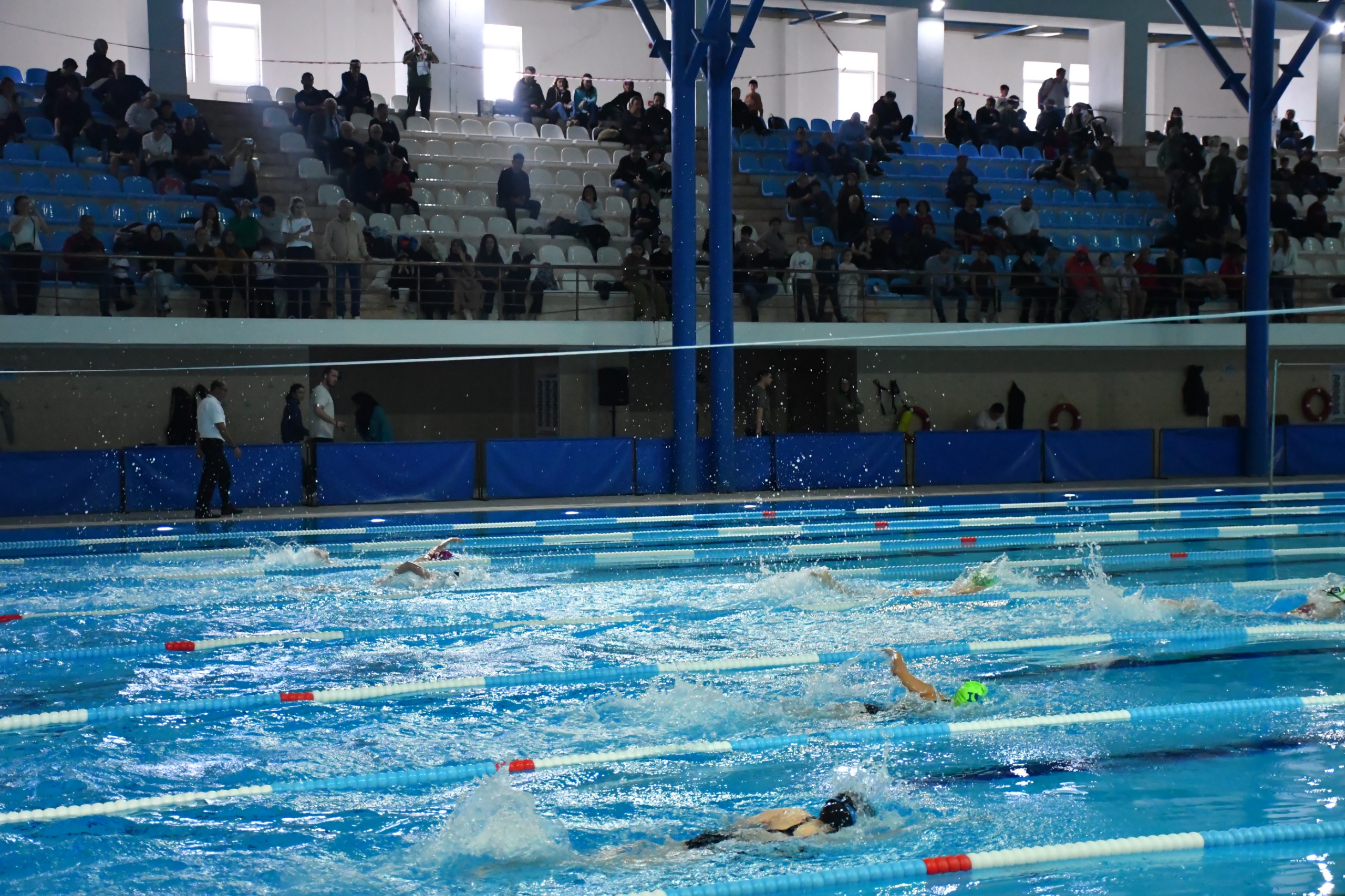 Afyonkarahisar’da Okul Sporları Yüzme Müsabakaları Sona Erdi
