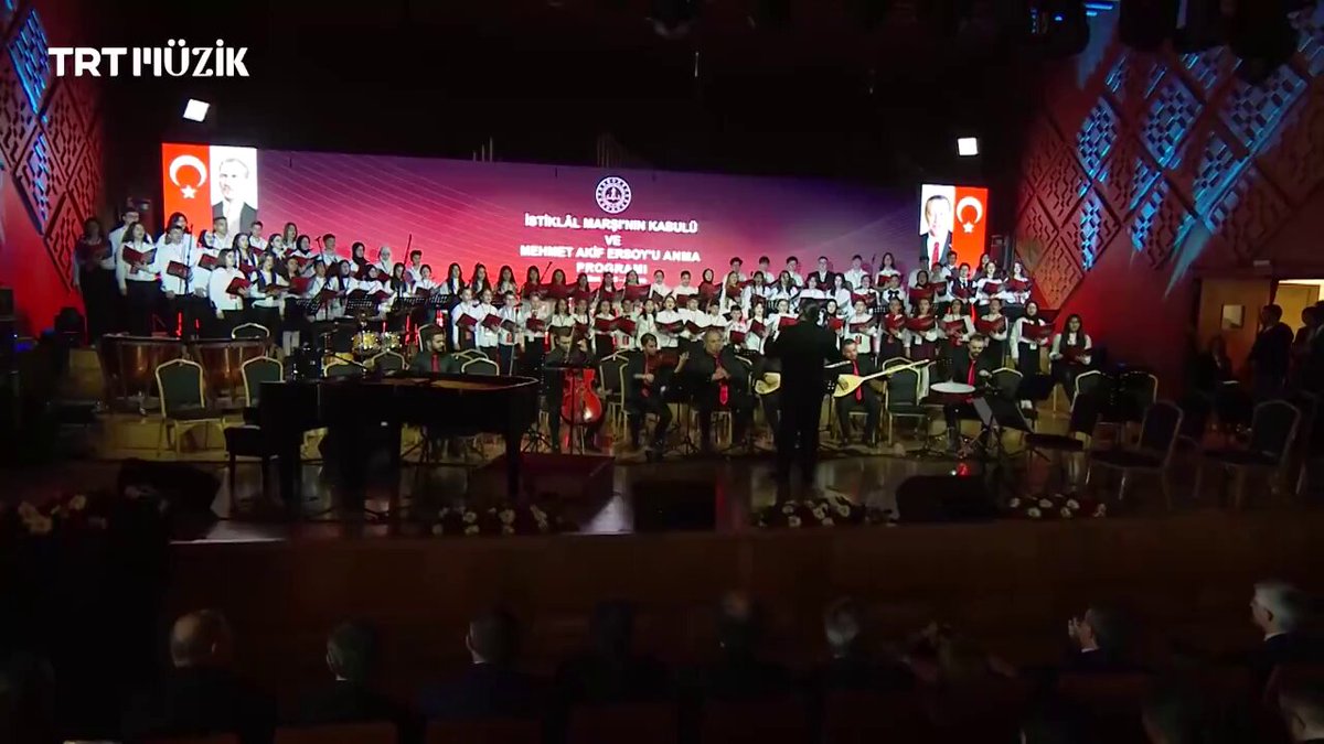 Millî Eğitim Bakanlığı Öğrencileri Türkülerle Ecdada Vefa Sergiliyor