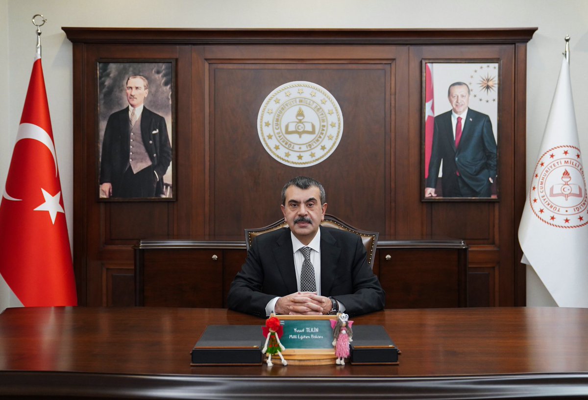 23 Nisan Ulusal Egemenlik ve Çocuk Bayramı Kutlanıyor