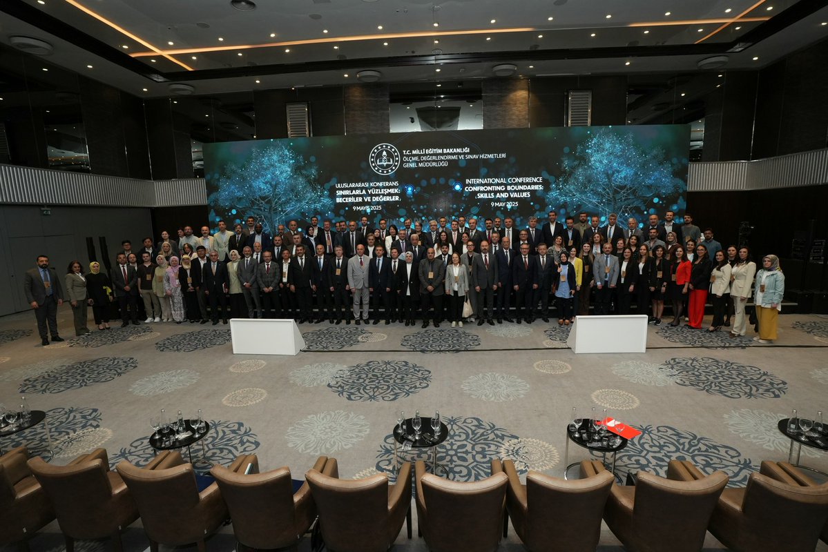MEB'in Sınırlarla Yüzleşmek: Beceriler ve Değerler Konferansı, Akademisyenleri Bir Araya Getirdi