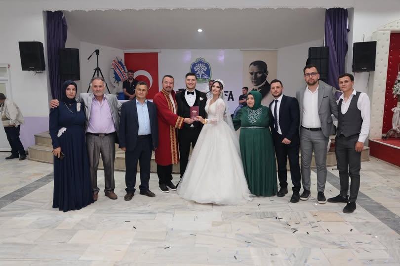 Sandıklı'da Mutluluk Oyukları: Başkan Öztaş Nikâh Şahitliği Yaptı