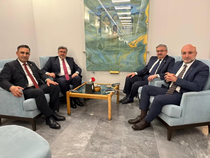 Afyonkarahisar'da Siyasi İstişare: AK Parti Milletvekilleri İl Başkanı Şahin'i Ağırladı