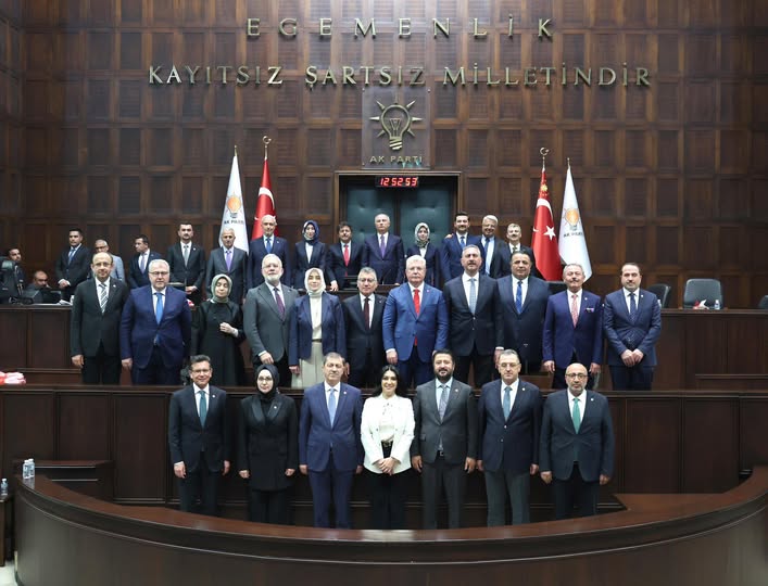 AK Parti Grup Yönetimi Yeniden Belirlendi: Güler ve Yeni Yönetim