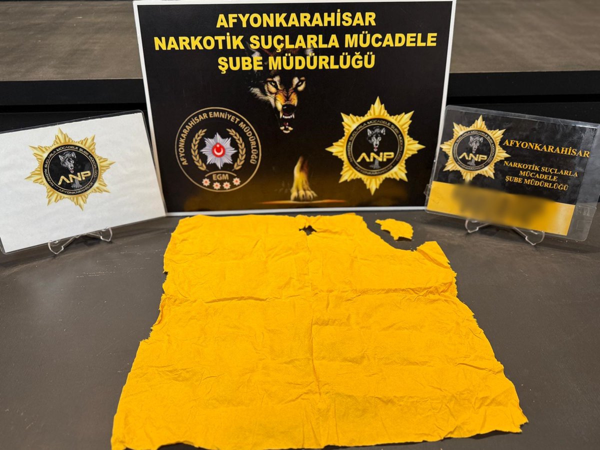 Afyonkarahisar'da Uyuşturucu Operasyonu: 2 Adet Peçeteye Saklanmış Madde Ele Geçirildi